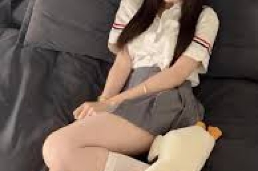 南通网友爆料：一车辆四脚朝天！围着一堆吃瓜群众……